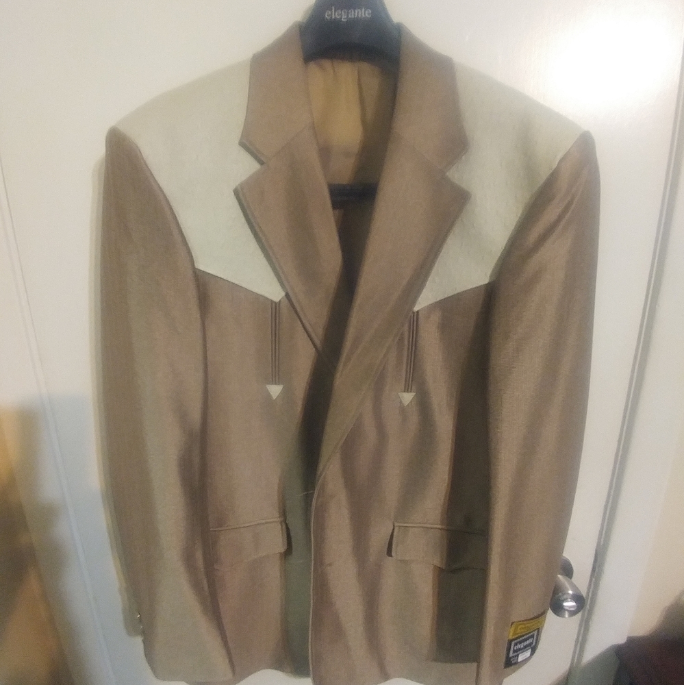 NEW with tags Elegante mens suite